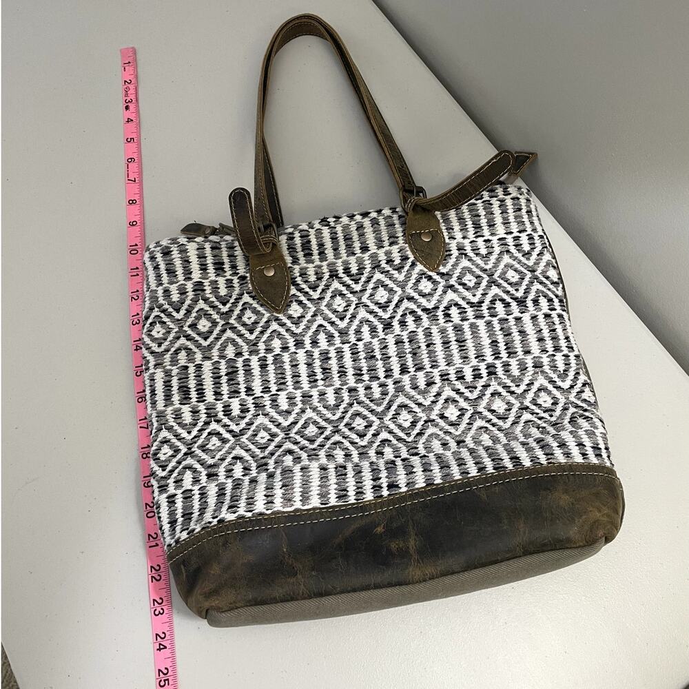 Myra Bag Leather Embroidery Shoulder Bag Tote Boho Aztec Western Brown White - Picture 16 of 16